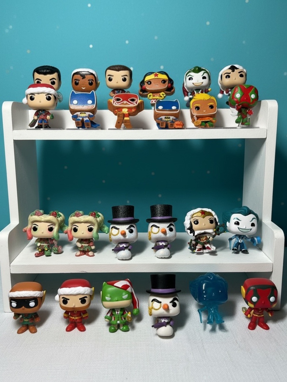 Funko DC & Holiday Mini Figure Lot
2023 DC Super Heroes 
Collectible